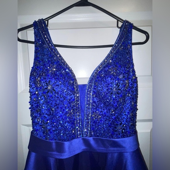 viola prom/ pageant dress - Picture 3 of 4